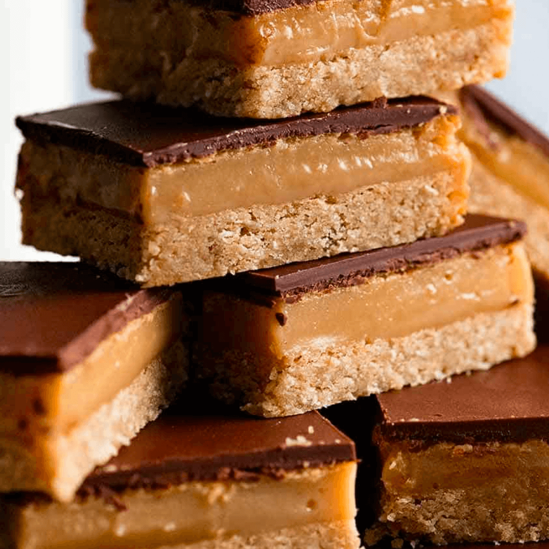 Healthy(ish) Raw Vegan Chocolate Caramel Slice I recently visited my parents down in Sydney. They are, like me, avid cacao consumers, and have started getting creative with recipes, which is proving enormously helpful for me!Mum recently made this cacao c