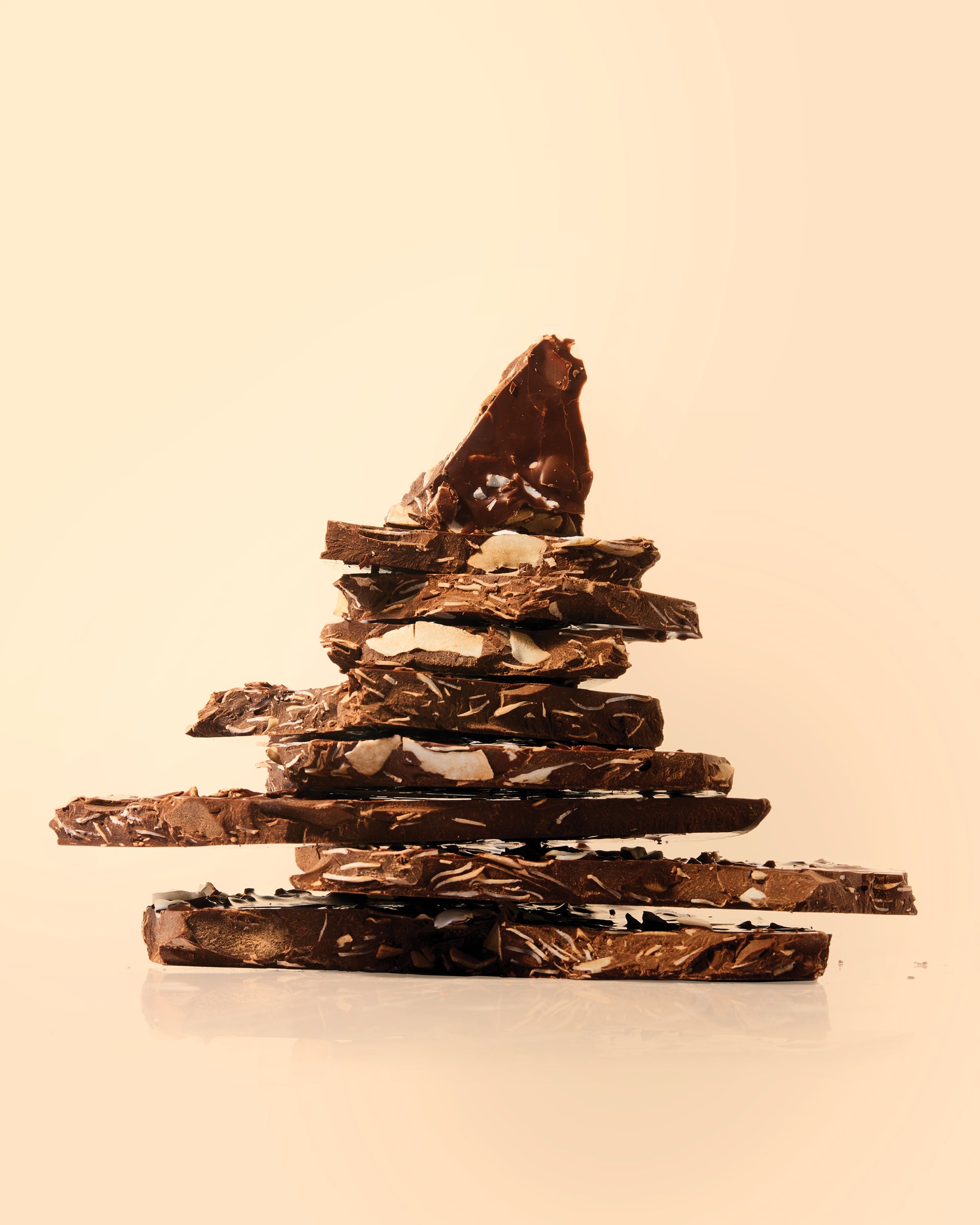Coconut Chip Chocolate 150g - by Suestro